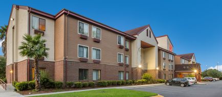 Red Roof Inn & Suites Savannah Airport Exterior