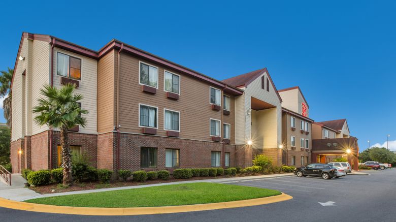 <b>Red Roof Inn & Suites Savannah Airport Exterior</b>. Images powered by <a href="https://www.leonardoworldwide.com/" title="Leonardo Worldwide" target="_blank">Leonardo</a>.