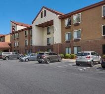 Red Roof Inn & Suites Savannah Airport Exterior