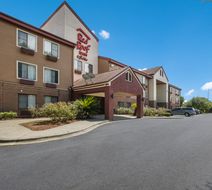 Red Roof Inn & Suites Savannah Airport Exterior