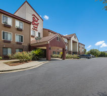 Red Roof Inn & Suites Savannah Airport Exterior