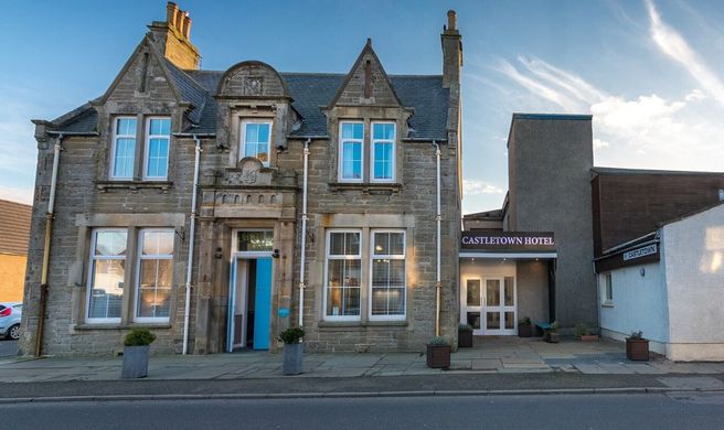 The Castletown Hotel Exterior