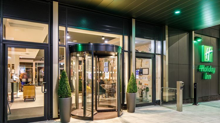 Holiday Inn Manchester Airport Exterior
