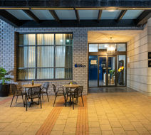 Hotel Indigo Diamond District Exterior