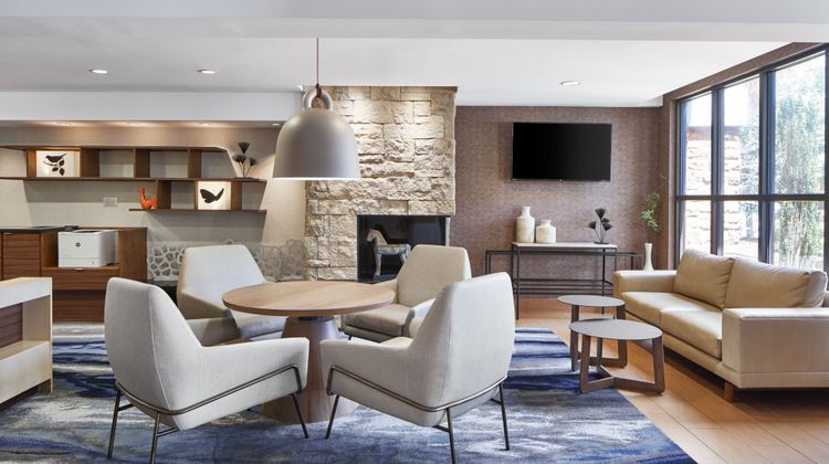 Fairfield by Marriott Gainesville Lobby