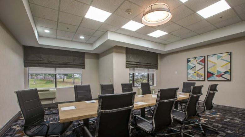 <b>Four Points St Catherines Niagara Suites Meeting</b>. Images powered by <a href="https://www.leonardoworldwide.com/" title="Leonardo Worldwide" target="_blank">Leonardo</a>.