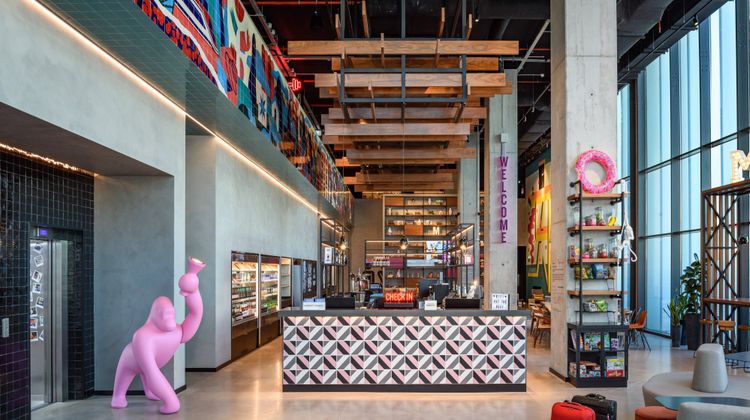 Moxy Lisboa Oriente Lobby