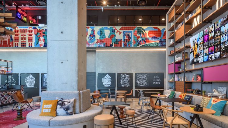 Moxy Lisboa Oriente Lobby