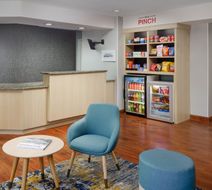 TownePlace Suites Manchester Lobby