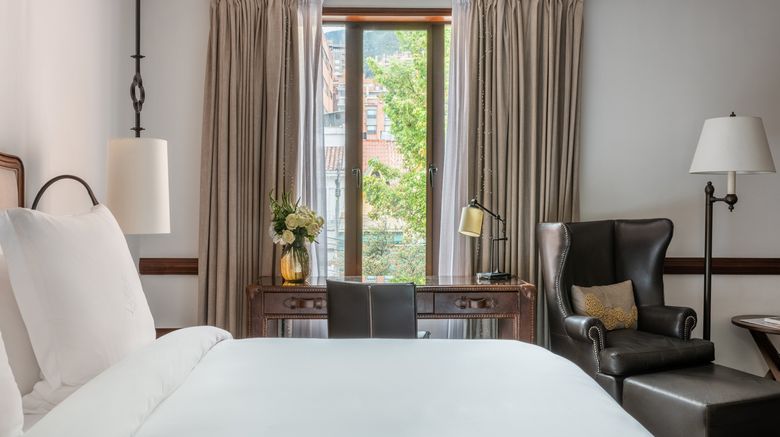 <b>Four Seasons Casa Medina Room</b>. Images powered by <a href="https://www.leonardoworldwide.com/" title="Leonardo Worldwide" target="_blank">Leonardo</a>.