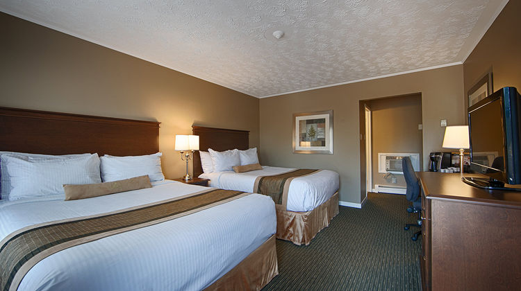Aurora Inn Room