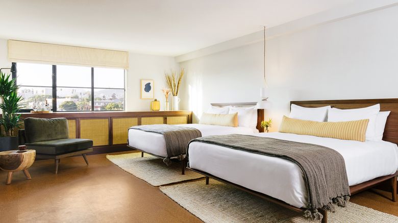 <b>Silver Lake Pool & Inn Room</b>. Images powered by <a href="https://www.leonardoworldwide.com/" title="Leonardo Worldwide" target="_blank">Leonardo</a>.