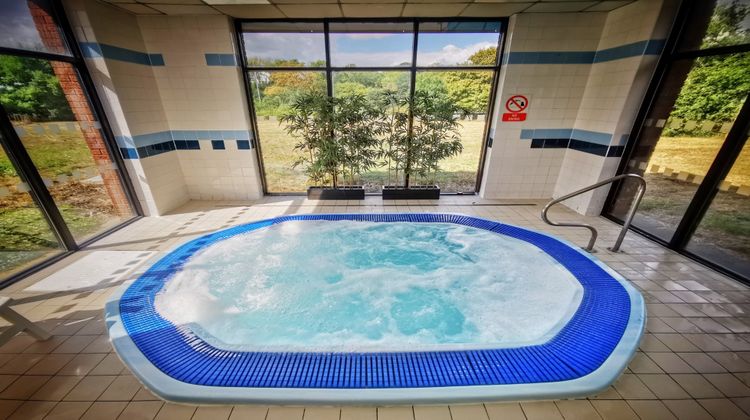 Holiday Inn Brentwood Pool