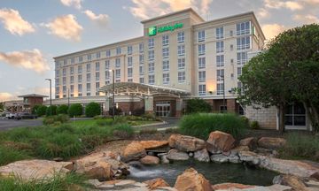Holiday Inn Ardmore I-35