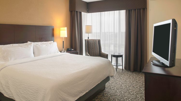 Holiday Inn Ardmore I-35 Suite