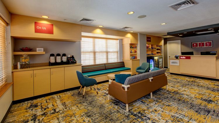 TownePlace Suites Garden of the Gods Lobby