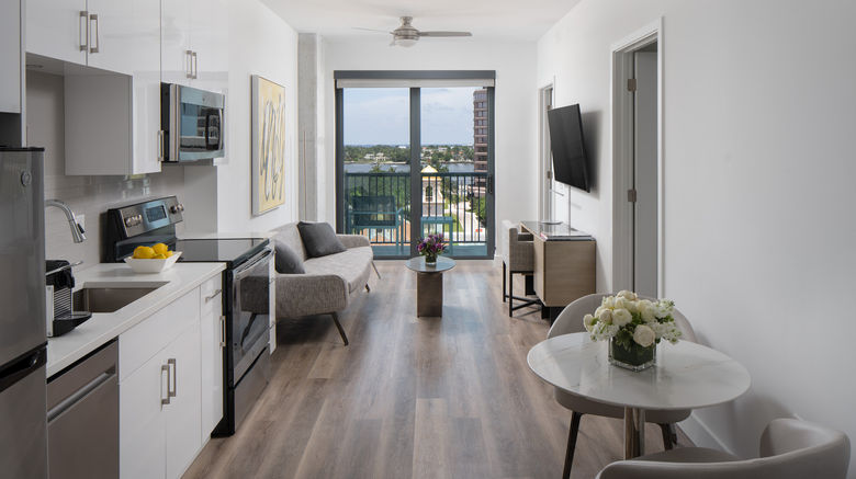 <b>AKA West Palm Room</b>. Images powered by <a href="https://www.leonardoworldwide.com/" title="Leonardo Worldwide" target="_blank">Leonardo</a>.