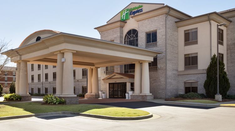 Holiday Inn Express & Suites Opelika Exterior