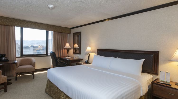 Delta Hotels by Marriott San Jose Aurola Room