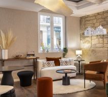 Hotel Chavanel Lobby
