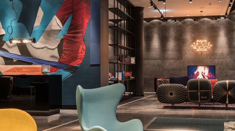 Motel One Berlin/Alexanderplatz Lobby