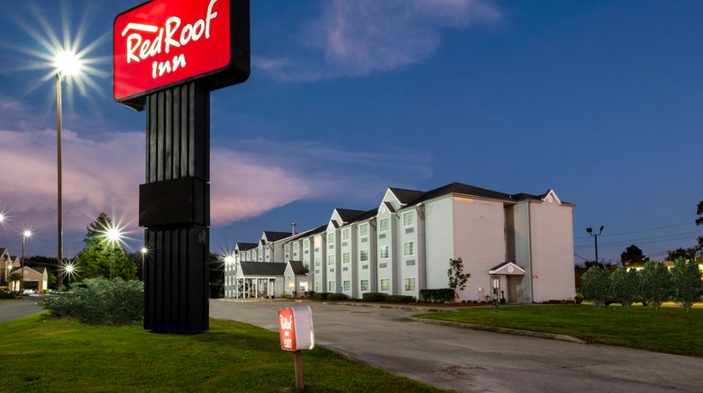 Red Roof Inn Sulphur Exterior. Images powered by <a href="https://www.leonardoworldwide.com" target="_blank" rel="noopener">Leonardo</a>.