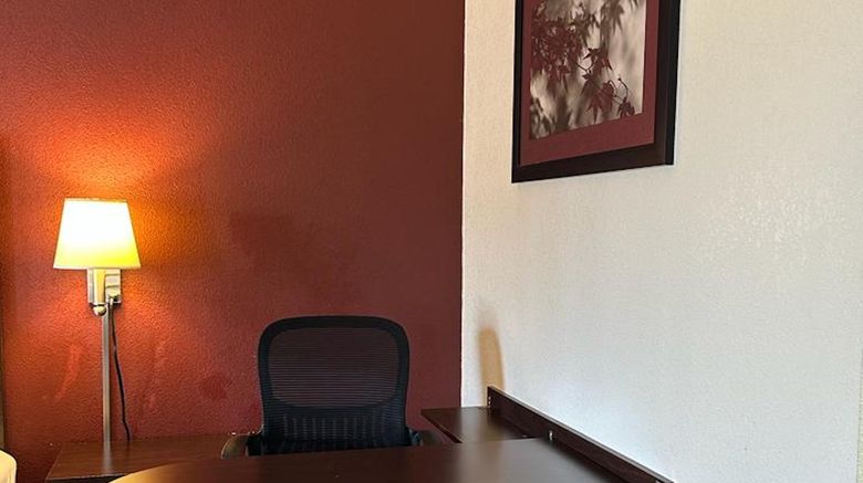 <b>Red Roof Inn Fredericksburg South Room</b>. Images powered by <a href="https://www.leonardoworldwide.com/" title="Leonardo Worldwide" target="_blank">Leonardo</a>.