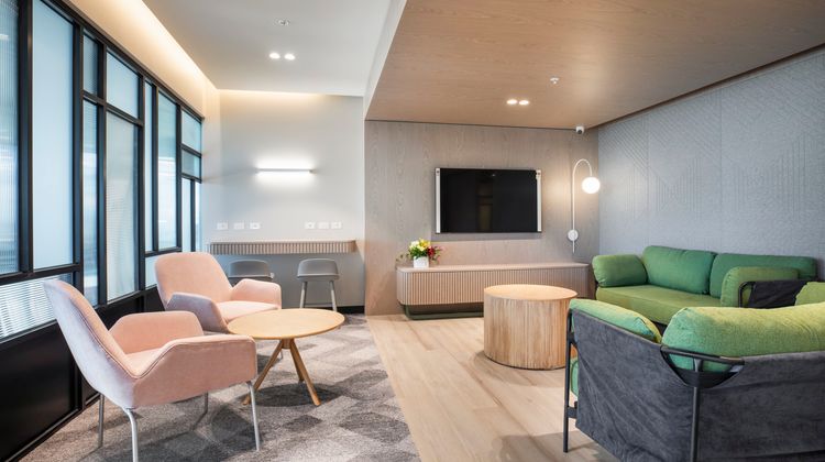 Holiday Inn Suites Geelong Lobby