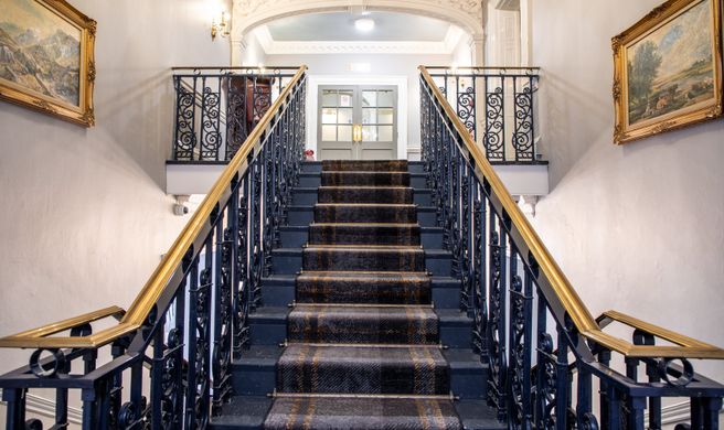 Arnos Manor Hotel Lobby