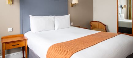 Arnos Manor Hotel Room