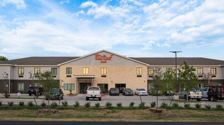 Red Roof Inn Lancaster, TX Exterior