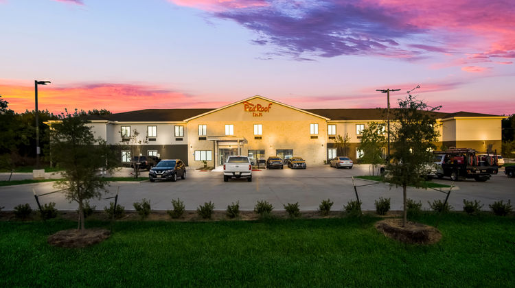 Red Roof Inn Lancaster, TX Exterior