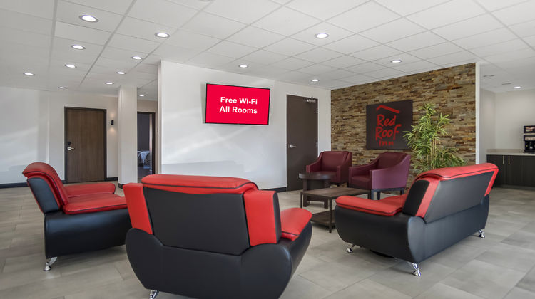 Red Roof Inn Lancaster, TX Lobby