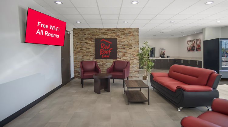 Red Roof Inn Lancaster, TX Lobby