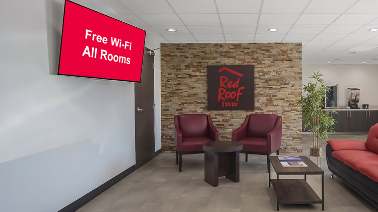 Red Roof Inn Lancaster, TX Lobby