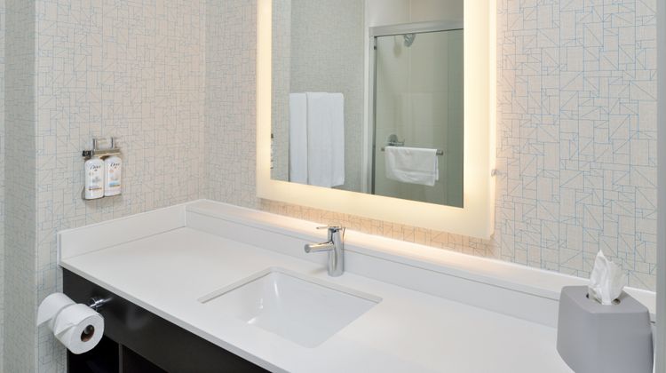 Holiday Inn Express Hotel & Suites Room