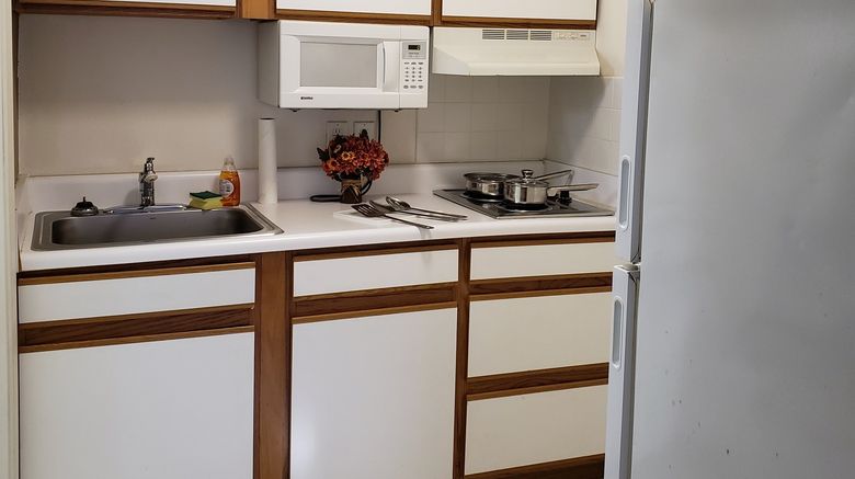 <b>Affordable Suites Burlington Room</b>. Images powered by <a href="https://www.leonardoworldwide.com/" title="Leonardo Worldwide" target="_blank">Leonardo</a>.