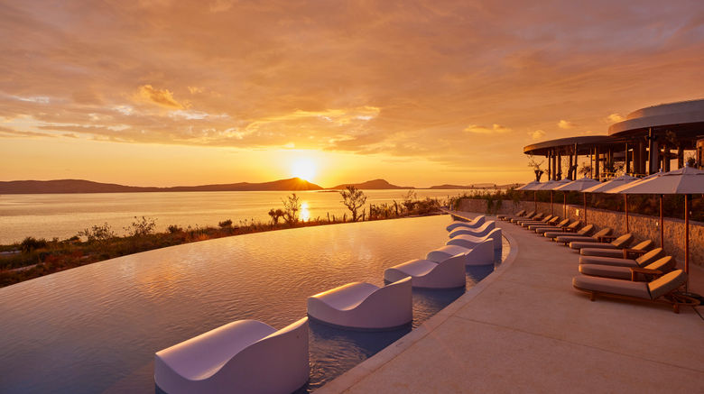 <b>Mandarin Oriental, Costa Navarino Pool</b>. Images powered by <a href="https://www.leonardoworldwide.com/" title="Leonardo Worldwide" target="_blank">Leonardo</a>.
