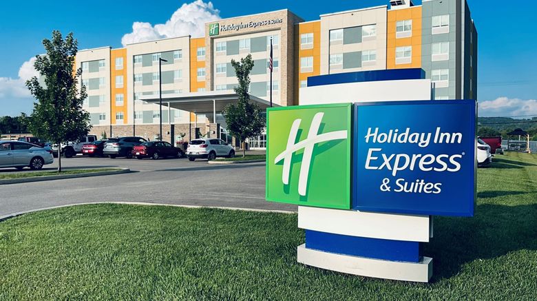Holiday Inn Express  and  Suites Moundsville Exterior. Images powered by <a href="https://www.leonardoworldwide.com" target="_blank" rel="noopener">Leonardo</a>.