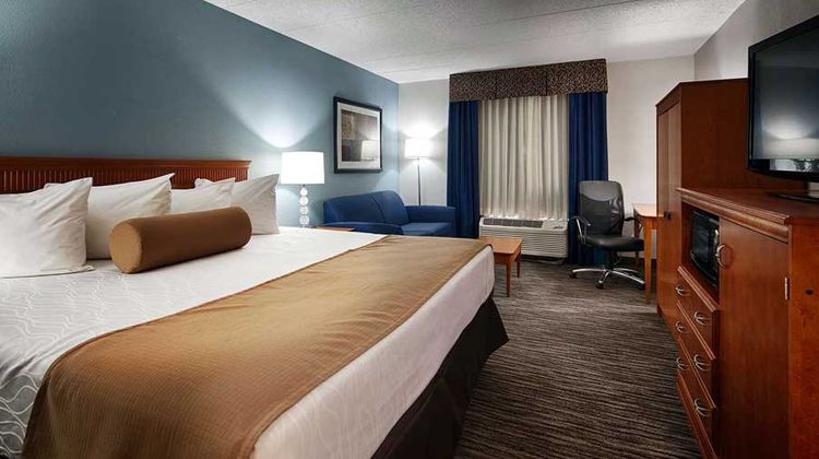 V Hotel Dayton South Room