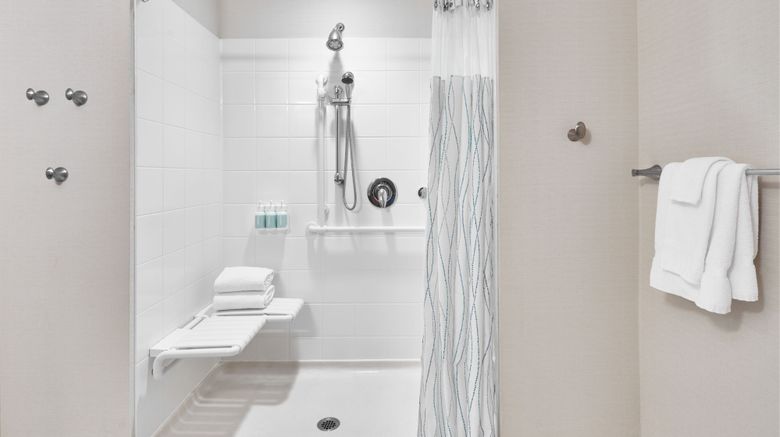 <b>Courtyard Portland City Center Room</b>. Images powered by <a href="https://www.leonardoworldwide.com/" title="Leonardo Worldwide" target="_blank">Leonardo</a>.