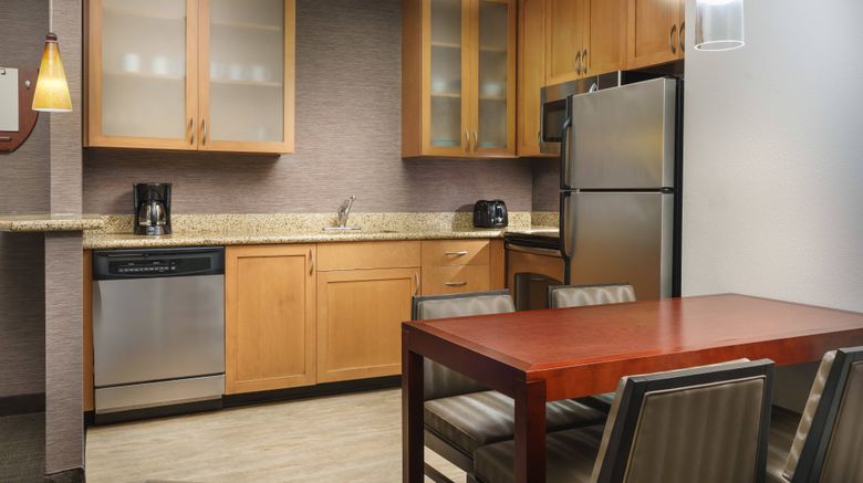 <b>Residence Inn Charleston North/Ashley Ph Room</b>. Images powered by <a href="https://www.leonardoworldwide.com/" title="Leonardo Worldwide" target="_blank">Leonardo</a>.