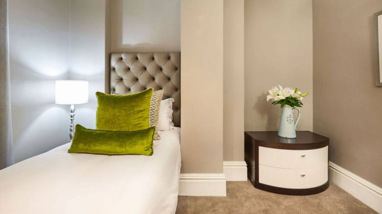 <b>Mandela Rhodes Place Room</b>. Images powered by <a href="https://www.leonardoworldwide.com/" title="Leonardo Worldwide" target="_blank">Leonardo</a>.