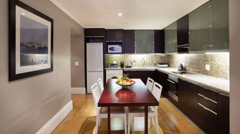 <b>Mandela Rhodes Place Room</b>. Images powered by <a href="https://www.leonardoworldwide.com/" title="Leonardo Worldwide" target="_blank">Leonardo</a>.