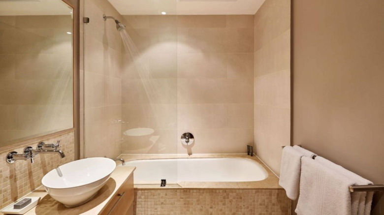 <b>Mandela Rhodes Place Room</b>. Images powered by <a href="https://www.leonardoworldwide.com/" title="Leonardo Worldwide" target="_blank">Leonardo</a>.