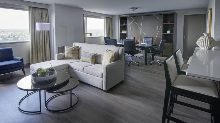 Detroit Marriott Troy Suite