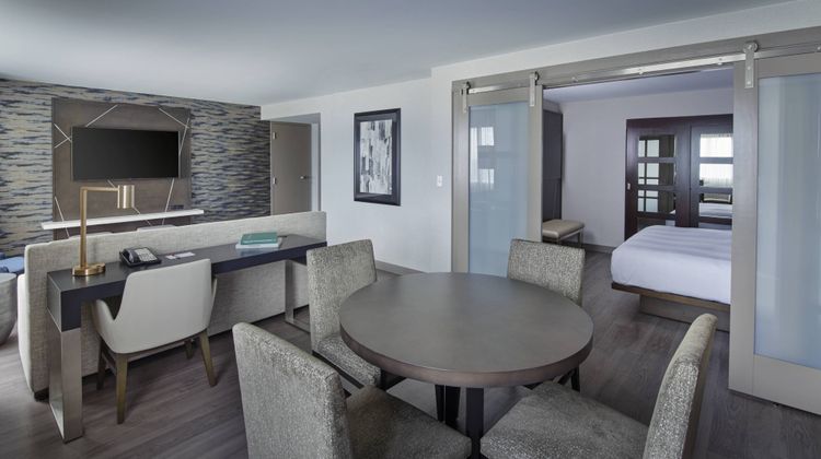 Detroit Marriott Troy Suite