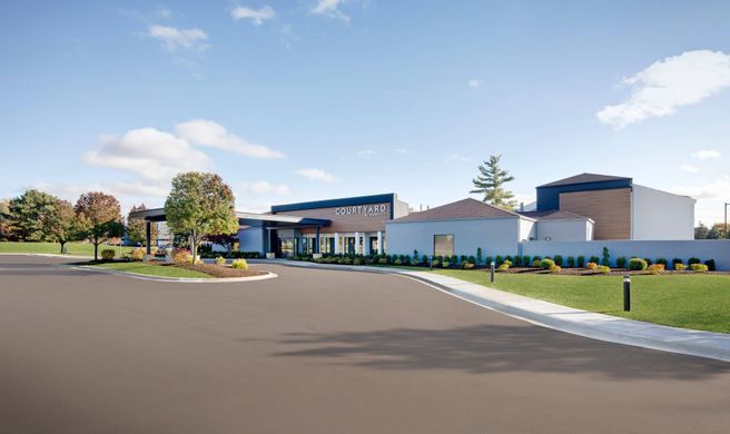 Courtyard by Marriott Detroit Southfield Exterior