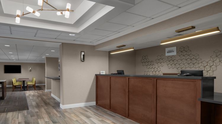 Residence Inn Tysons Corner Mall Lobby