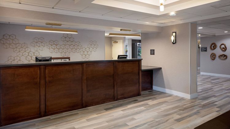 Residence Inn Tysons Corner Mall Lobby